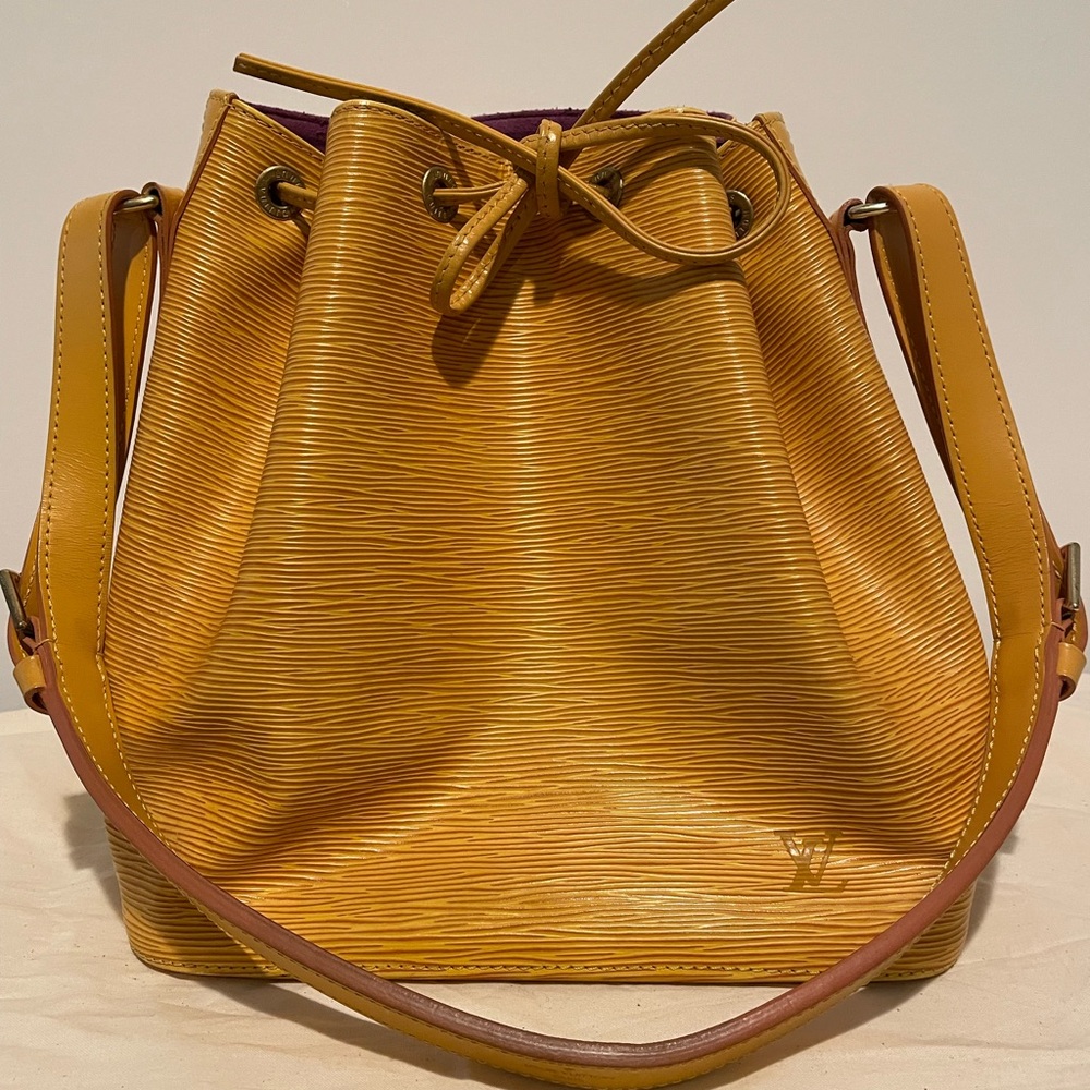Louis Vuitton Noe Epi Yellow Crossbody and Shoulder Bucket Bag